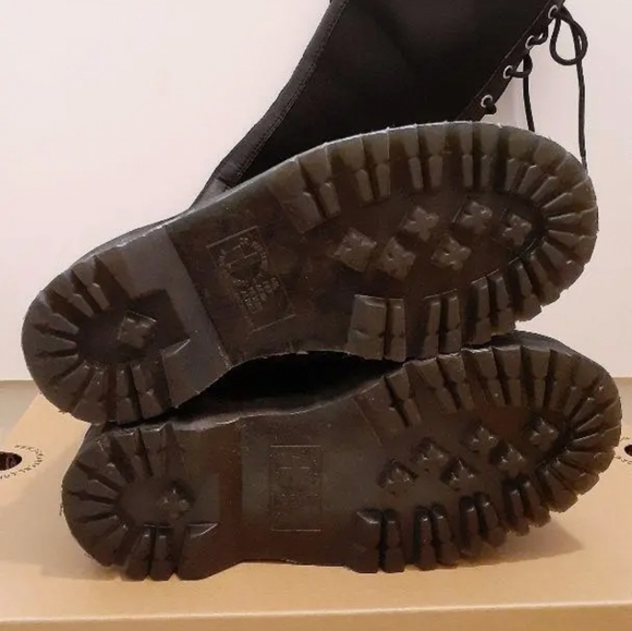 Dr. Martens Aggy Tall size 6 - Picture 6 of 10